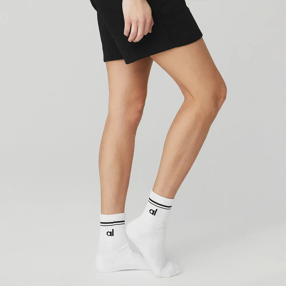 AL Fashion Yoga Sock Retro Cotton Sports Medium Long Socks Pilates Fitness Sports Four Seasons Socks Women'S Yoga Medium Sock-Gennys fashion